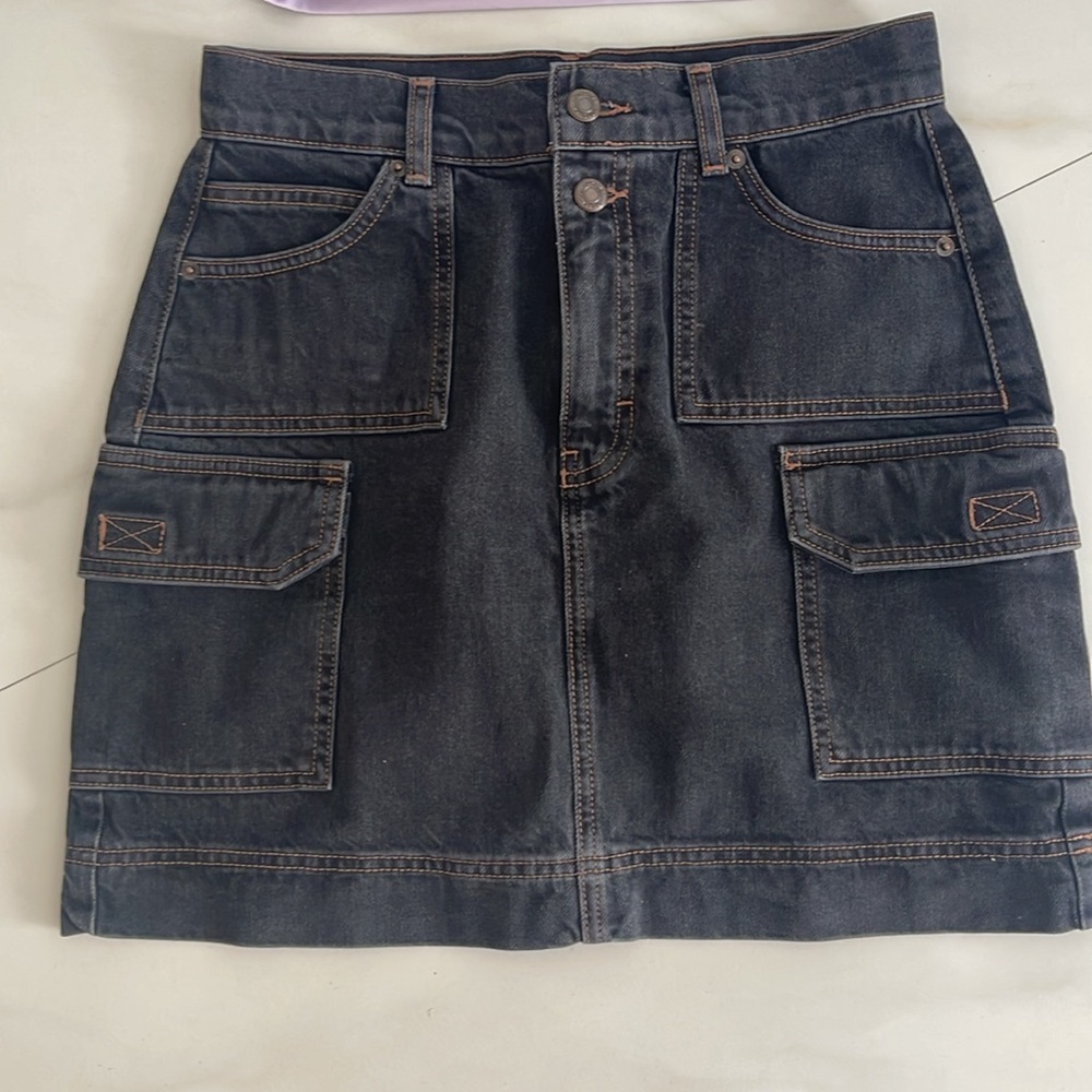 Two piece set - Picture 2 of 4